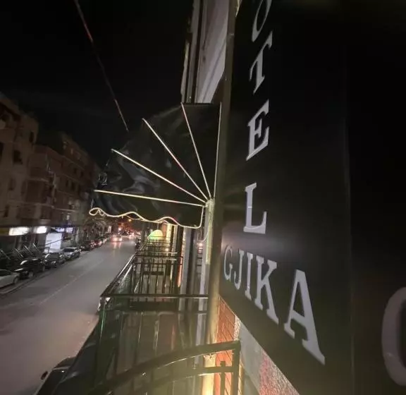 ホテル Gjika