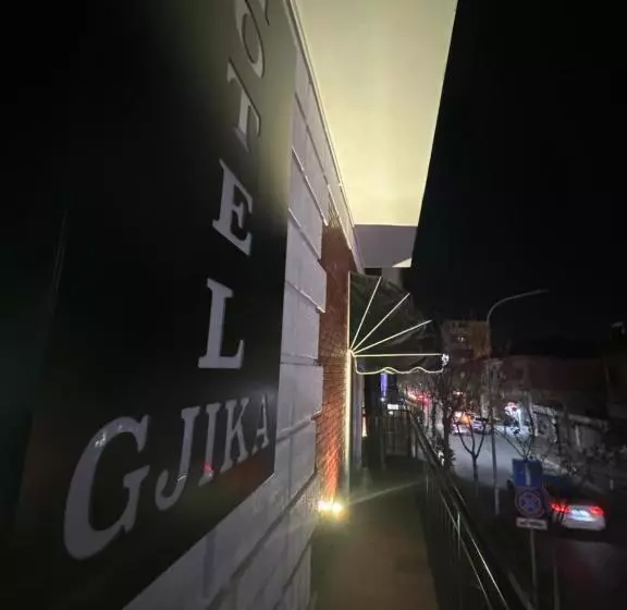 ホテル Gjika