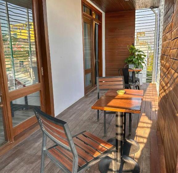 בית מלון כפרי Hostel By Monsoon Riverside