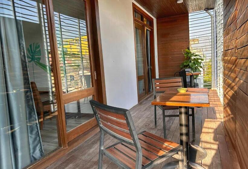 בית מלון כפרי Hostel By Monsoon Riverside