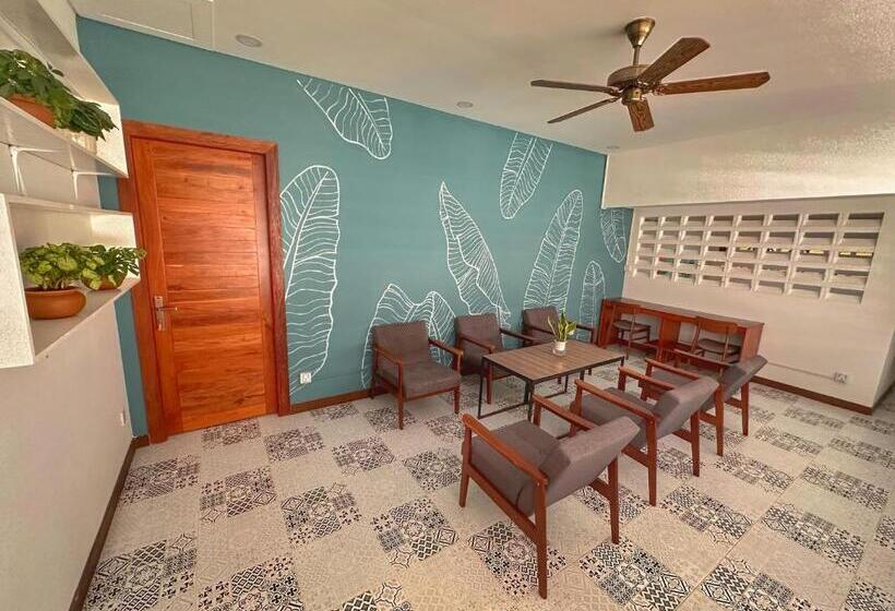 בית מלון כפרי Hostel By Monsoon Riverside