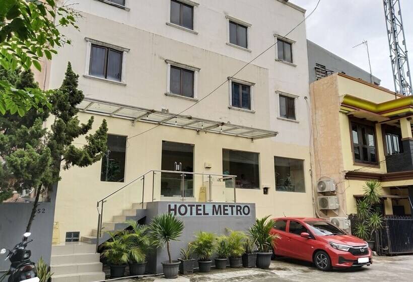 Metro Hotel Bekasi Powered By Cocotel