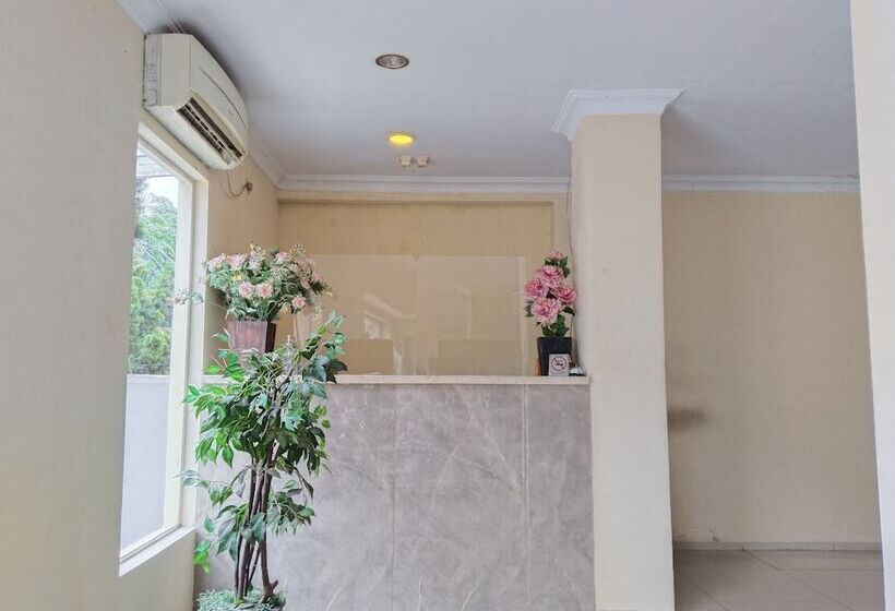 Metro Hotel Bekasi Powered By Cocotel