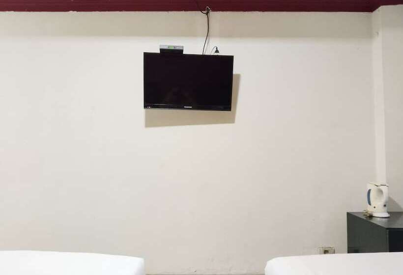 Metro Hotel Bekasi Powered By Cocotel