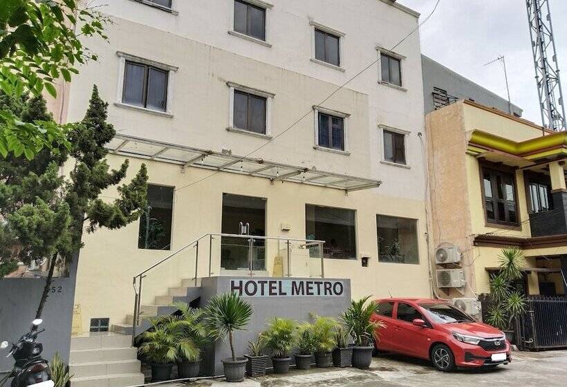 Metro Hotel Bekasi Powered By Cocotel
