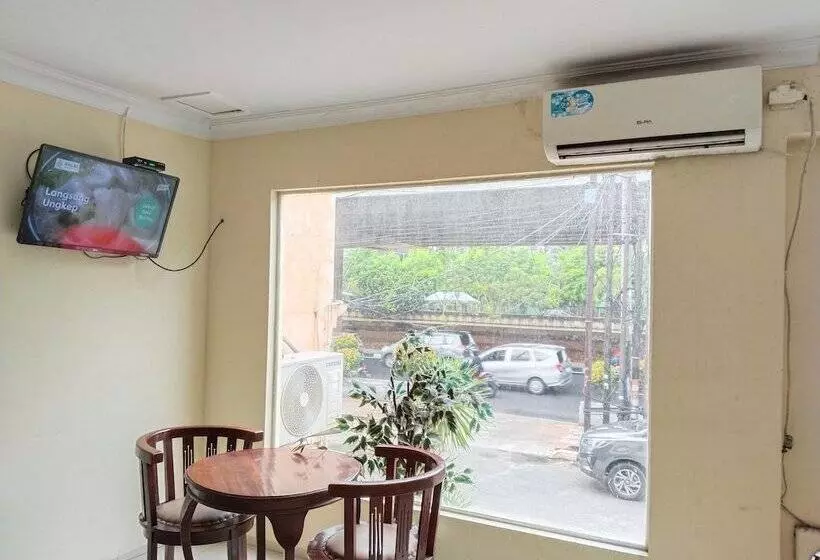 Metro Hotel Bekasi Powered By Cocotel