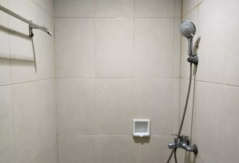 Metro Hotel Bekasi Powered By Cocotel