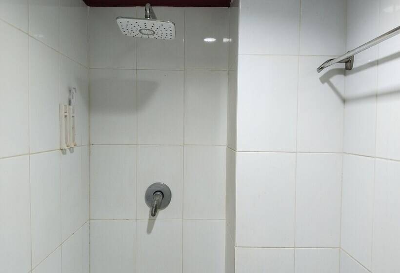 Metro Hotel Bekasi Powered By Cocotel