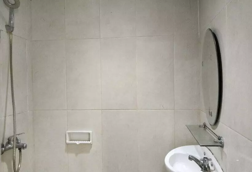 Metro Hotel Bekasi Powered By Cocotel