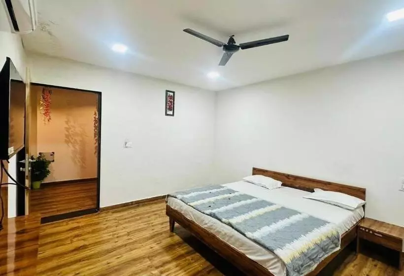 Patel Hotel & Guest House