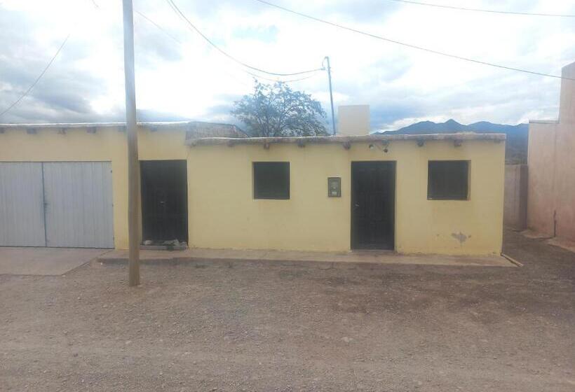 بنسيون Casa De Familia