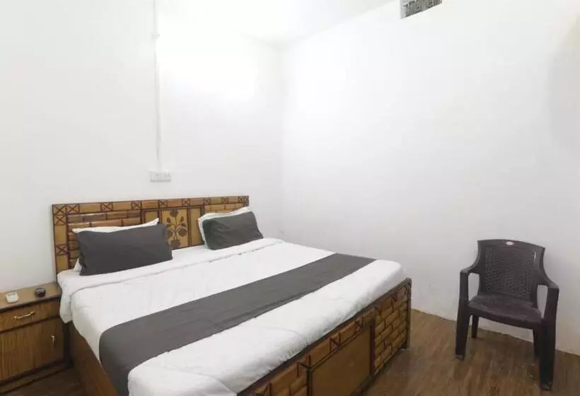 ペンション Chitraa Guest House