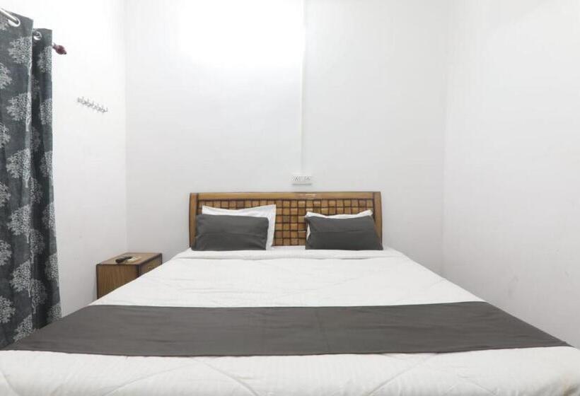 Pensão Chitraa Guest House