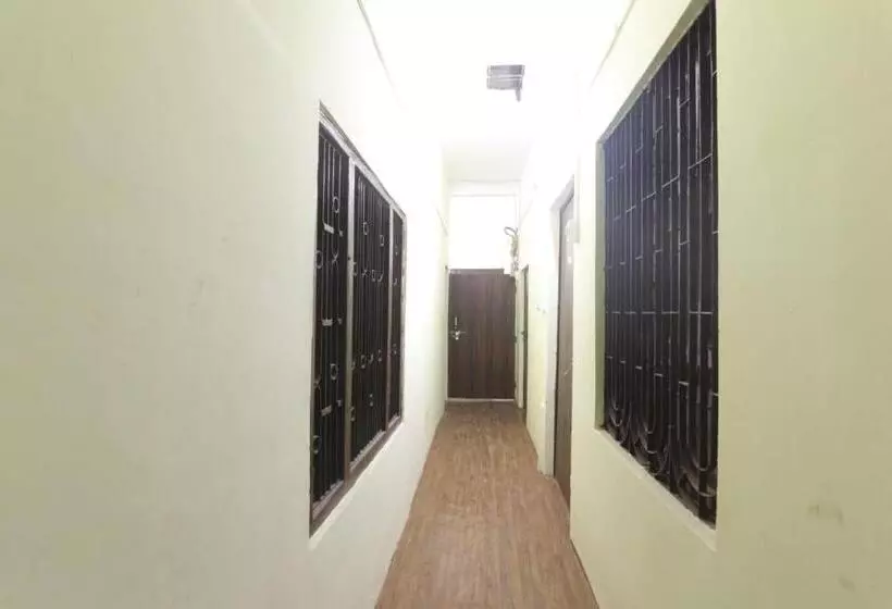 ペンション Chitraa Guest House