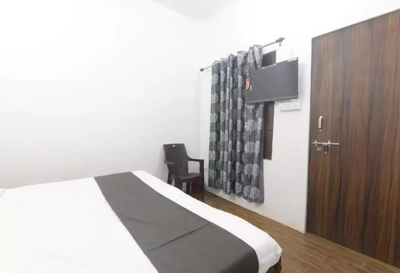 ペンション Chitraa Guest House