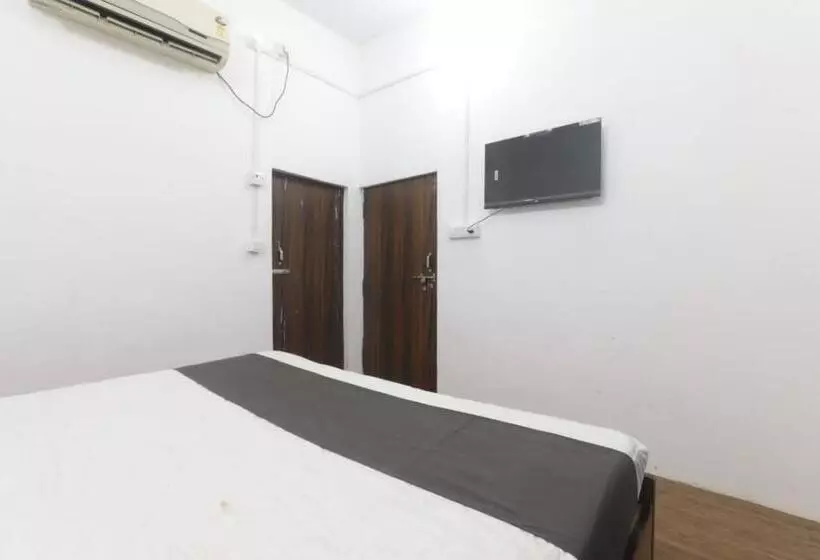 ペンション Chitraa Guest House