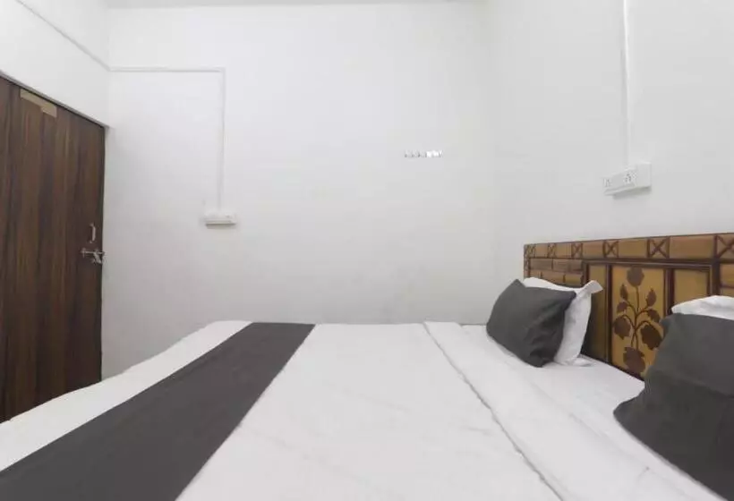 ペンション Chitraa Guest House