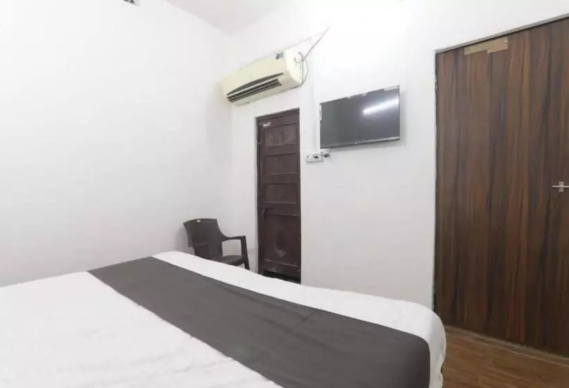 ペンション Chitraa Guest House