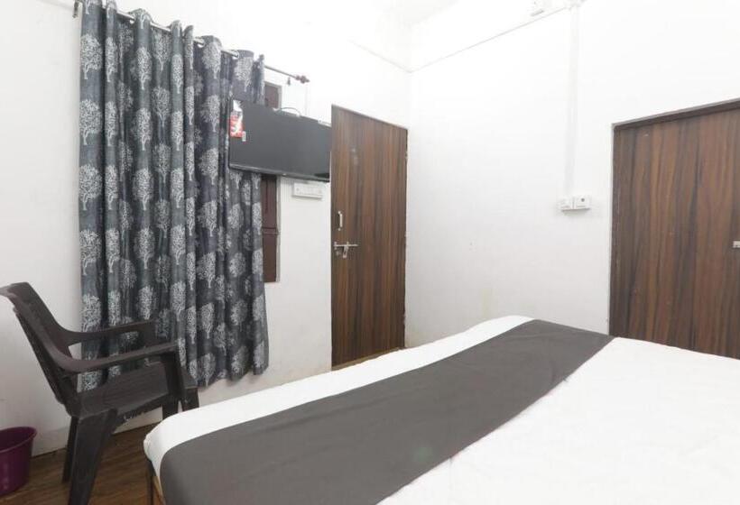 Pensão Chitraa Guest House