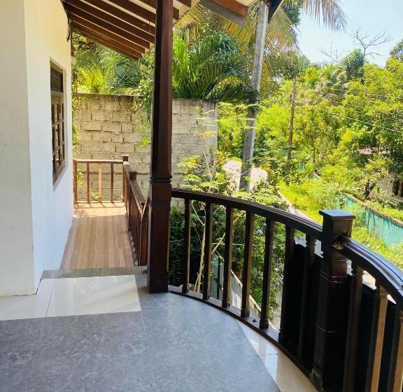 פנסיון Villa Kabalana 57