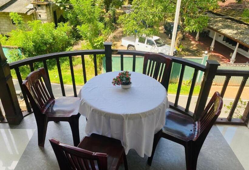 פנסיון Villa Kabalana 57