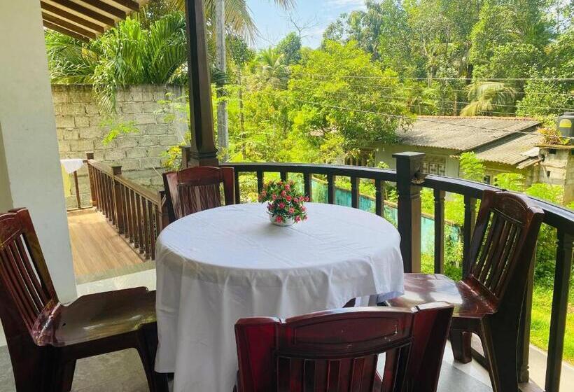 פנסיון Villa Kabalana 57