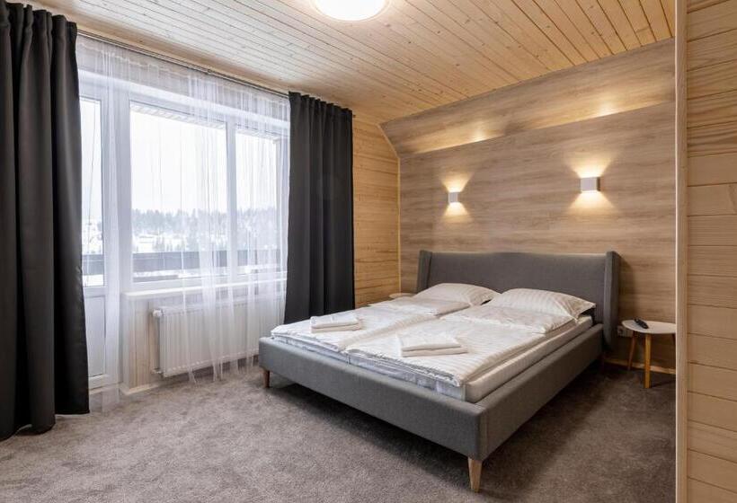 פנסיון Woodvel House