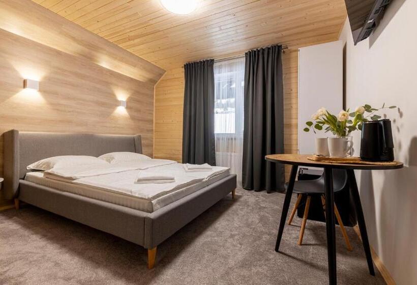 פנסיון Woodvel House