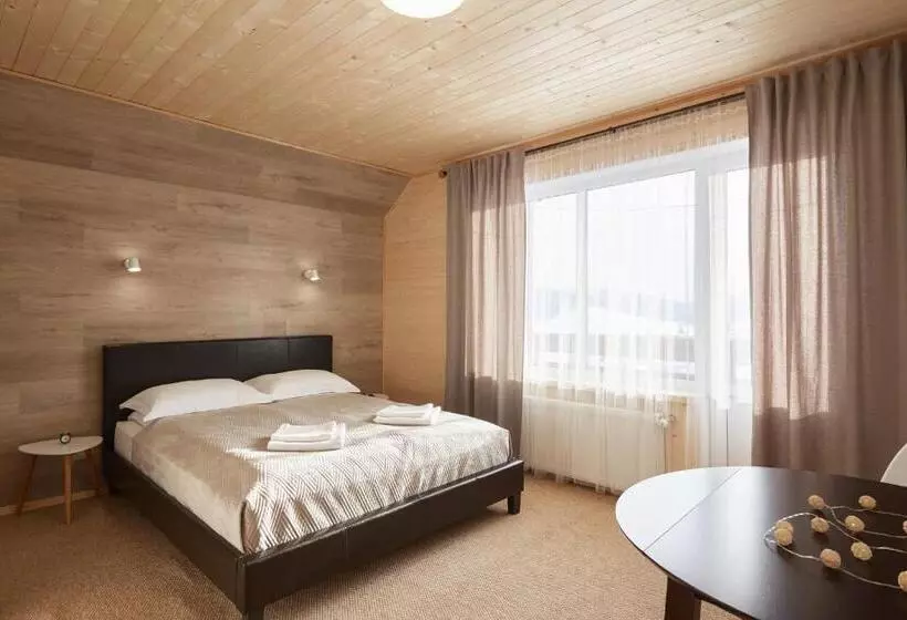 Majatalo Woodvel House