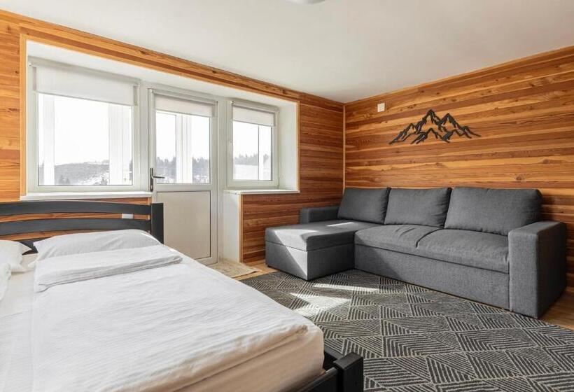 פנסיון Woodvel House