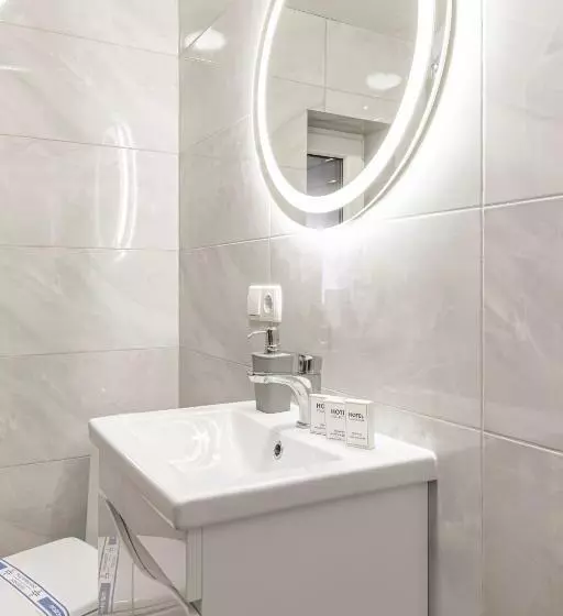 Majatalo Woodvel House