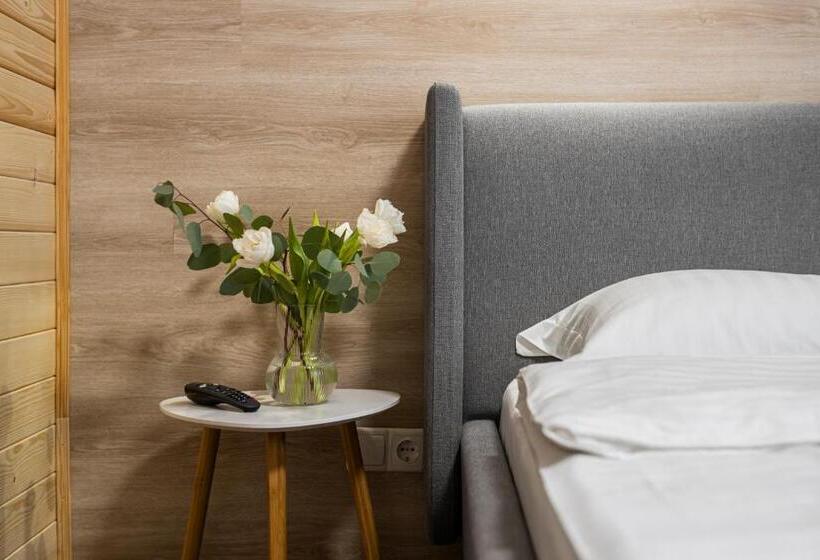 פנסיון Woodvel House