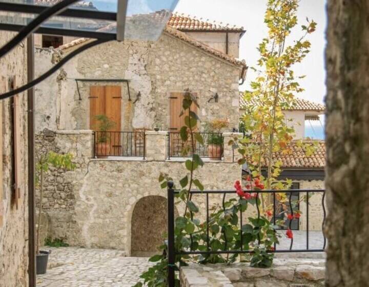 استراحتگاه Zoe Hora