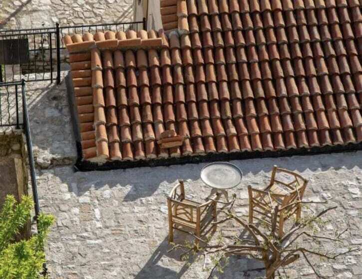 استراحتگاه Zoe Hora