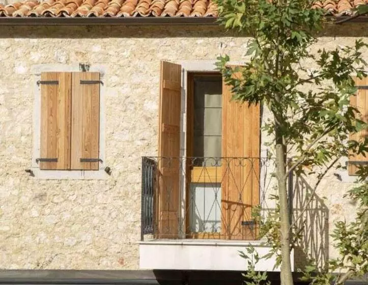 استراحتگاه Zoe Hora