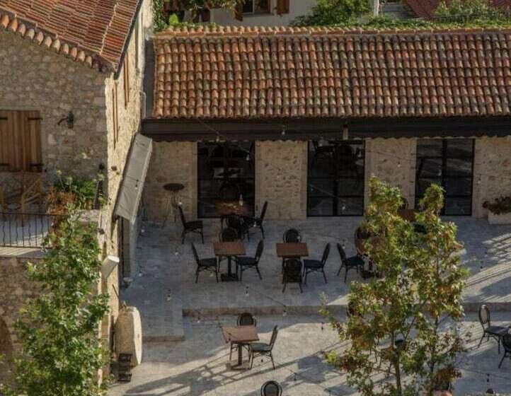 استراحتگاه Zoe Hora