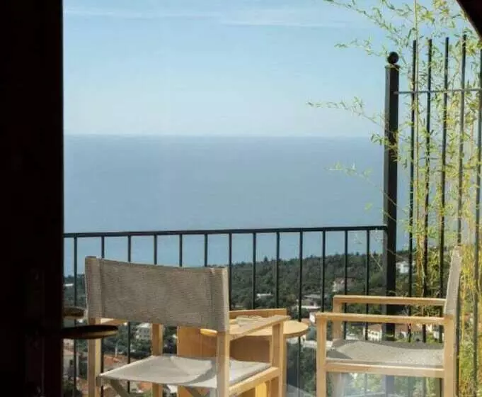 استراحتگاه Zoe Hora