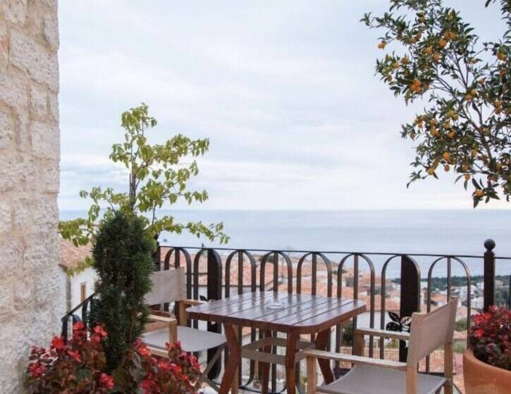 استراحتگاه Zoe Hora