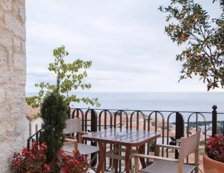 استراحتگاه Zoe Hora