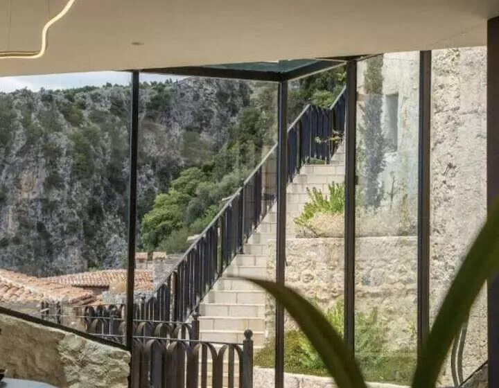 استراحتگاه Zoe Hora