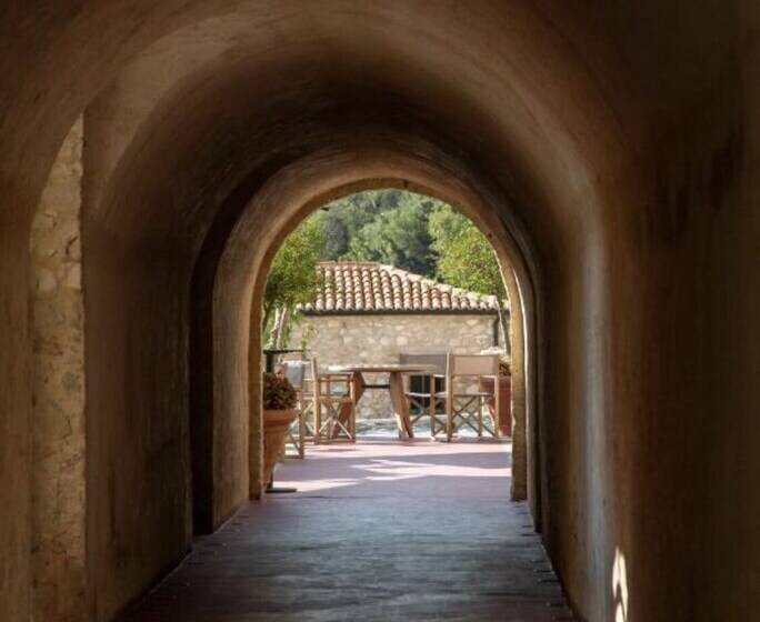 استراحتگاه Zoe Hora