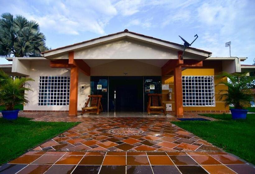 ホテル Los Lagos Centro Vacacional