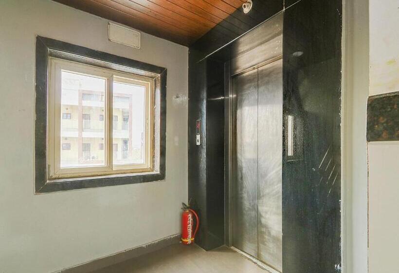 בית מלון כפרי Oyo Flagship Bablu Grand In