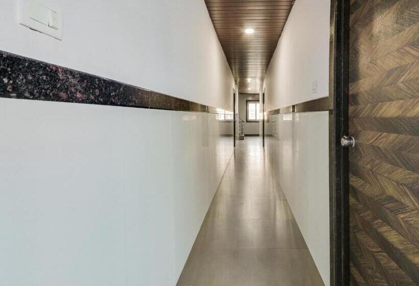 בית מלון כפרי Oyo Flagship Bablu Grand In