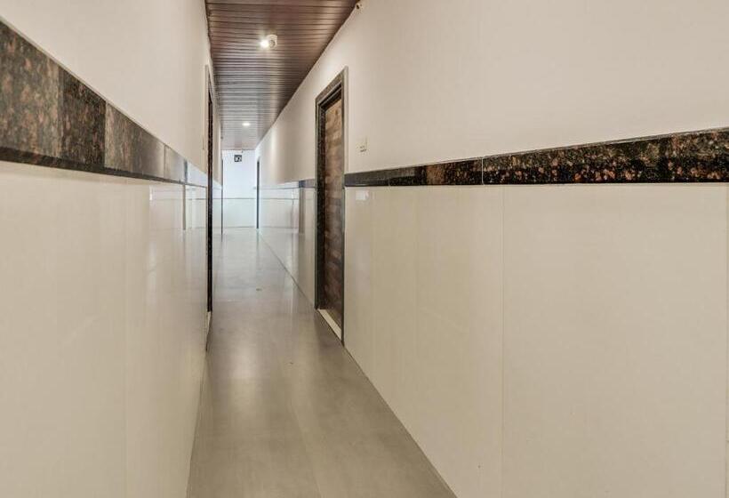 בית מלון כפרי Oyo Flagship Bablu Grand In