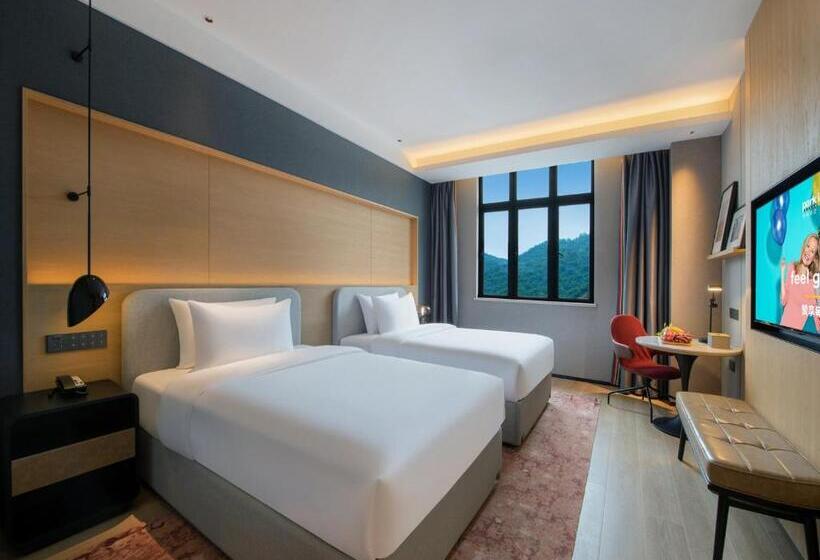 Отель Park Inn By Radisson Zhuhai Gaolan Port