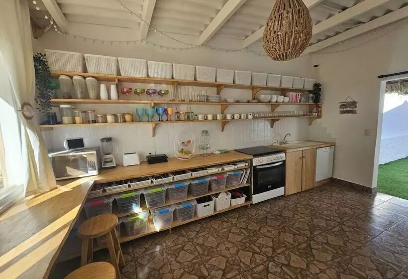 هتل Sunset Surf Villa