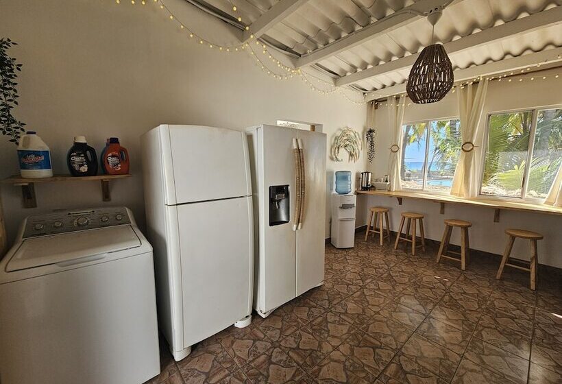 هتل Sunset Surf Villa