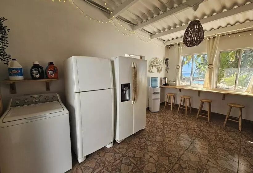 هتل Sunset Surf Villa