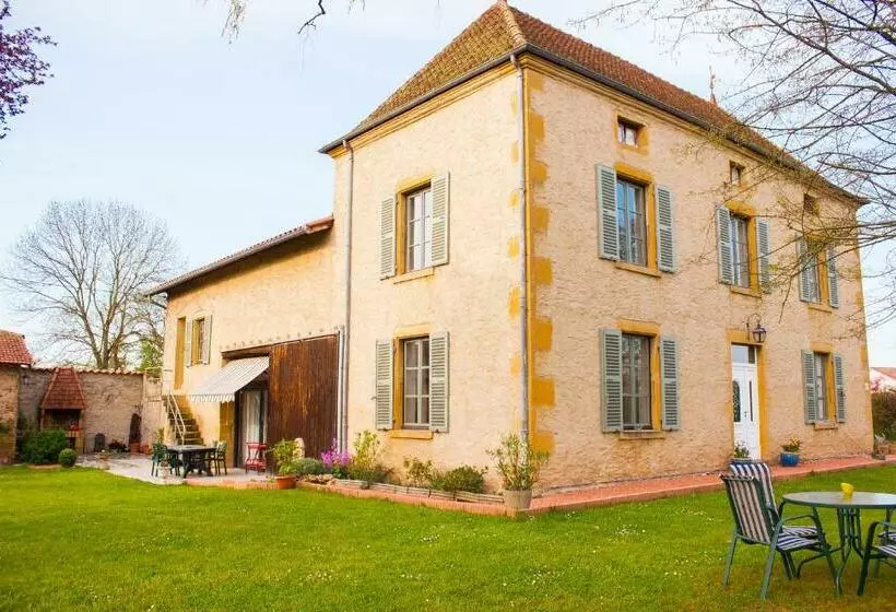 Aamiaismajoitus (B&B) Aux Ronzières